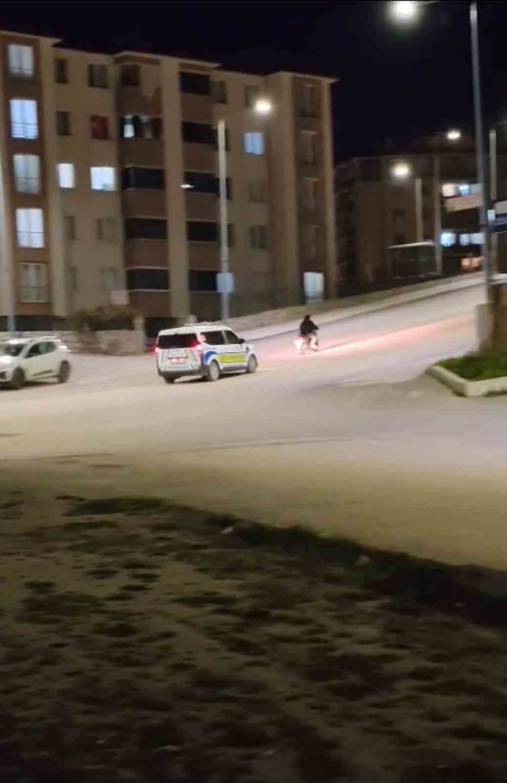 dur ihtarina uymayan motosikletli boyle kacti 0 tKOXn9a1