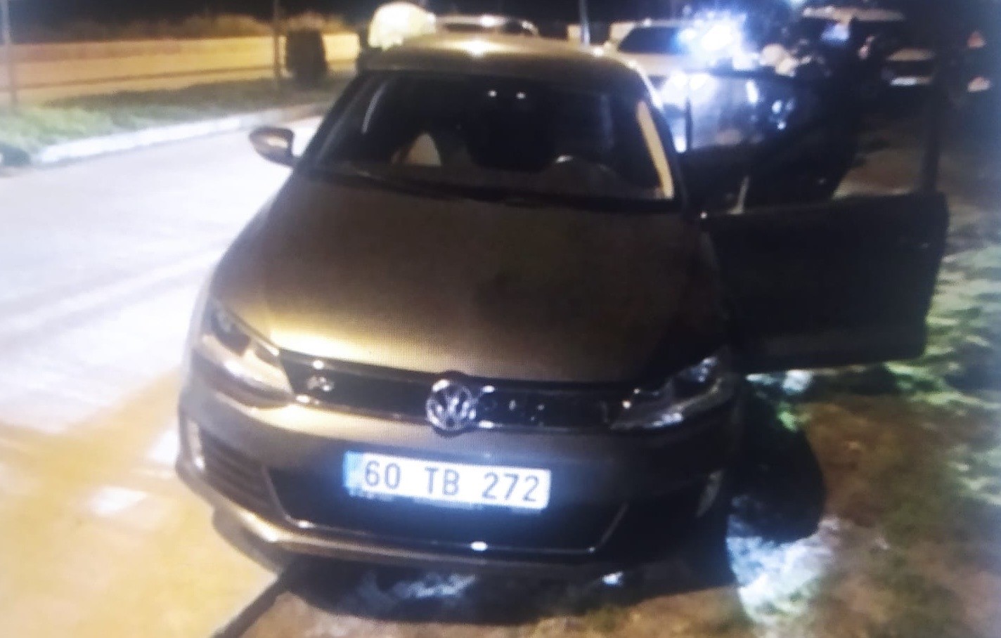 dur ihtarina uymayan surucu kovalamaca sonrasi polise carpti 1 polis yaralandi 1 UGEnDiLU