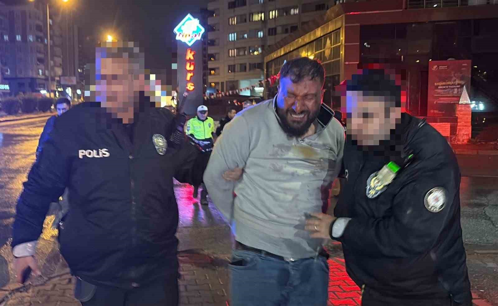 dur ihtarina uymayan surucu yaya olarak da kacamadi 450 bin tl ceza yazildi 0 Rfg3BqhD