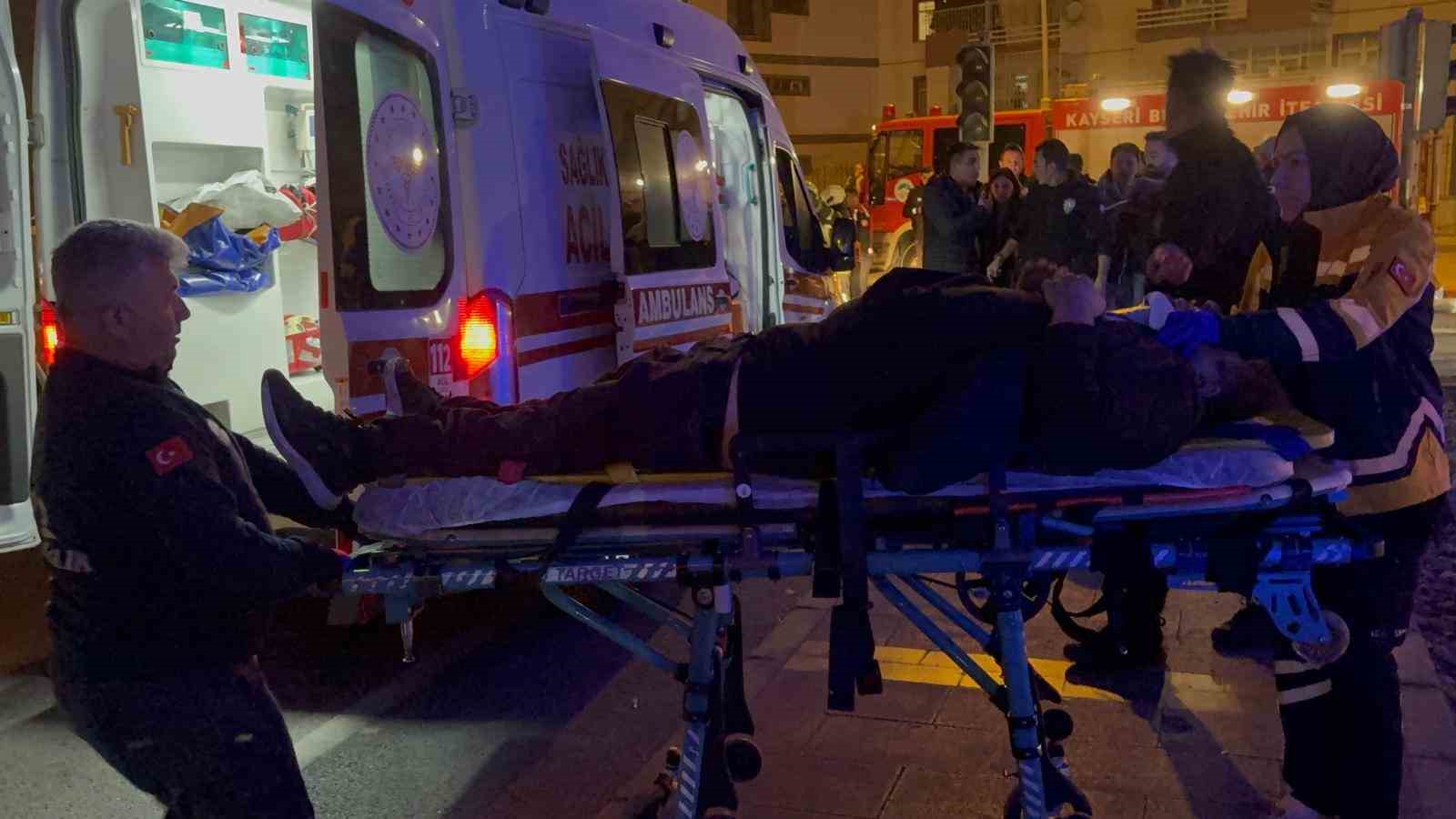 dur ihtarina uymayarak kacan otomobil takla atti 2 yarali 3 kr9jS7aG