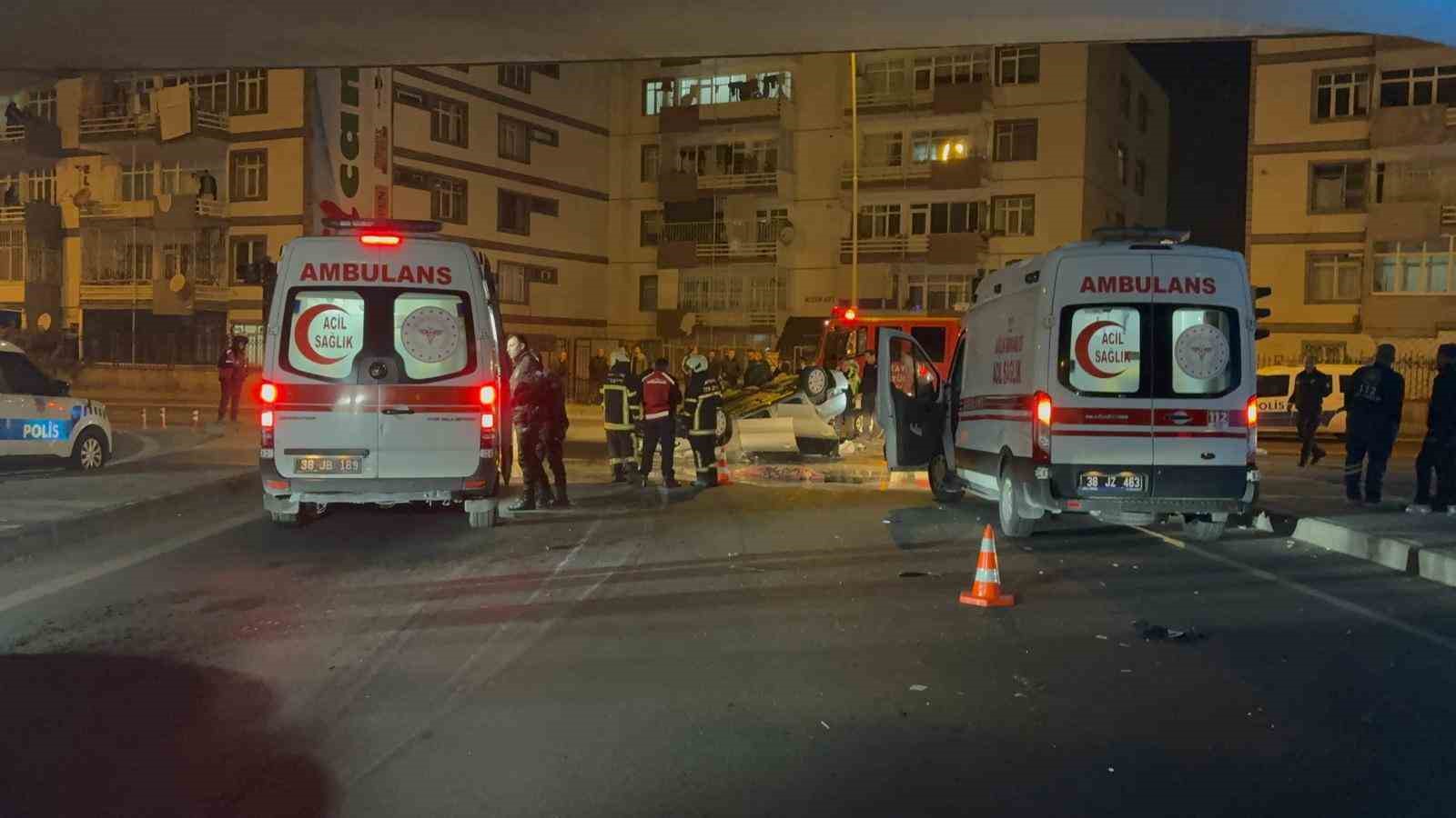 dur ihtarina uymayarak kacan otomobil takla atti 2 yarali 4