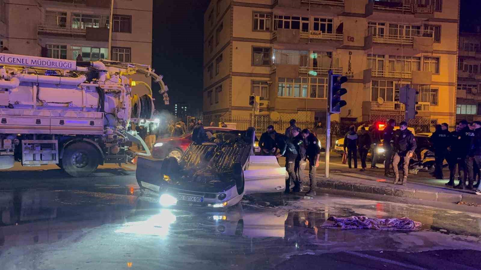 dur ihtarina uymayarak kacan otomobil takla atti 2 yarali 8 eVFjS8lJ