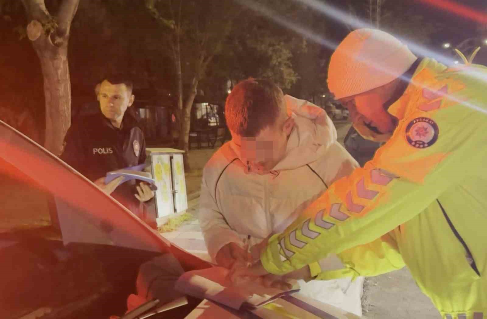 dur ihtarina uymayip polisten kacti yakalaninca hic mi insafiniz yok deyip agladi 5 Rmc4QgiW