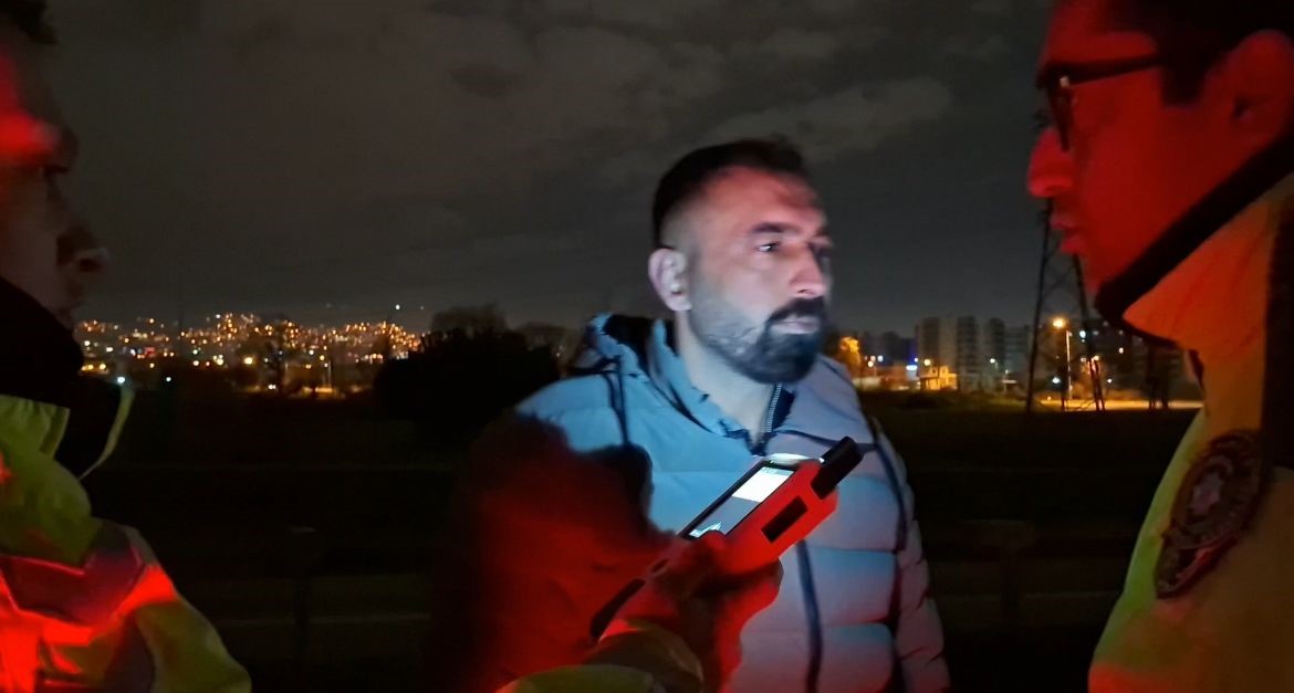 dur ikazi fayda etmedi lastik pes ettialkollu sofor bursayi birbirine katti 0 NPkY2YGy