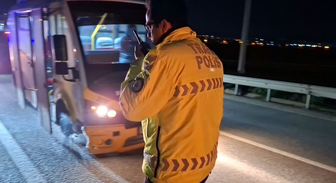 dur ikazi fayda etmedi lastik pes ettialkollu sofor bursayi birbirine katti 2 62nDe5Eu
