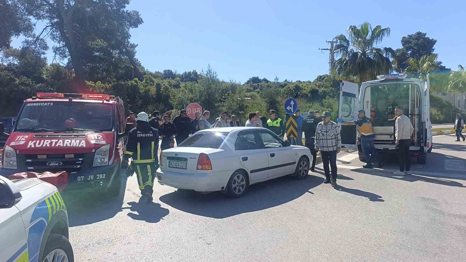 dur levhasina ihlali kazayla sonuclandi 1 yarali 3 zUHL8G1f