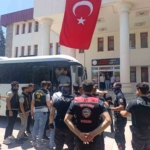 durak-baskani-cinayetinde-yakalanan-18-kisi-adliyeye-sevk-edildi-resGMKUm.jpg