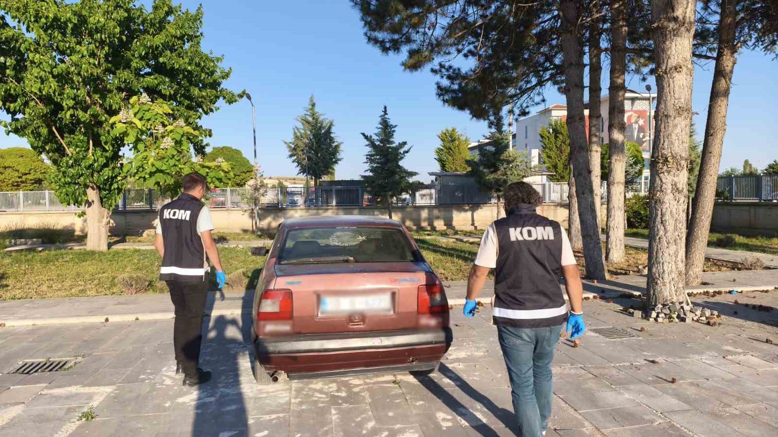 durdurulan aracta 70 adet kacak tabanca bulundu 1 K3tA7mnd