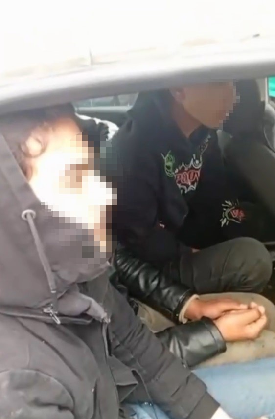 durdurulan supheli aracta 5 kacak gocmen yakalandi 3 hUzUYZ1G