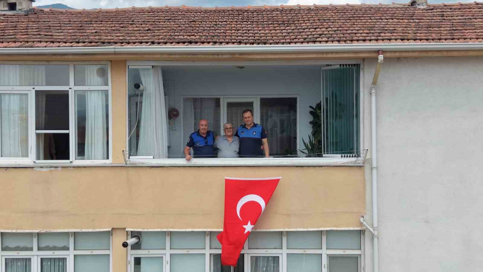 dursun amcanin 15 temmuz hassasiyeti takdir topladi 2 3Wt9Q2NA