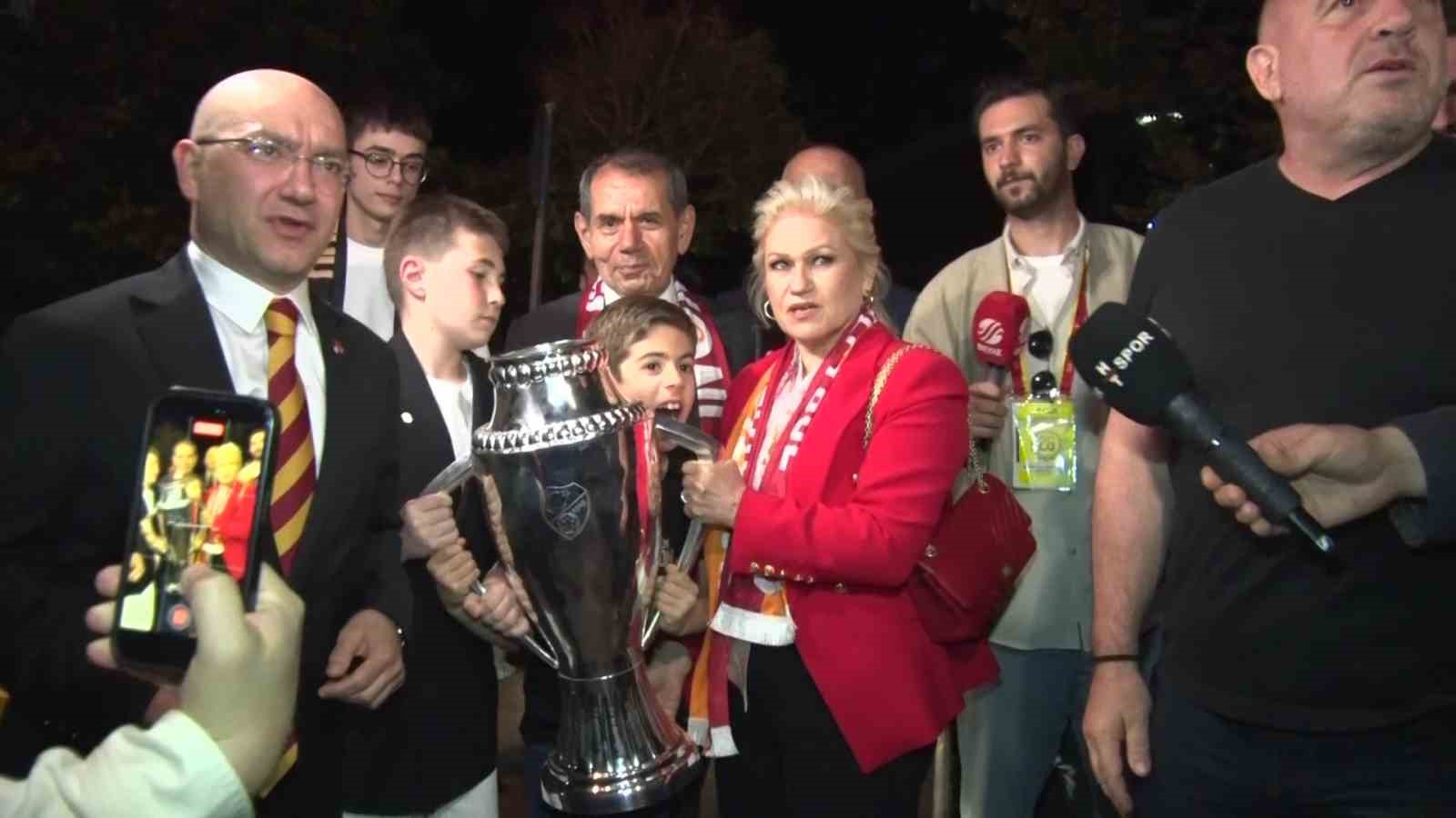 Dursun Özbek: "Icardi bizim ikon oyuncumuz kendisi ile yeni sezon için görüşeceğiz" 8 dursun ozbek icardi bizim ikon oyuncumuz kendisi ile yeni sezon icin gorusecegiz 4 qhsvZ5cR