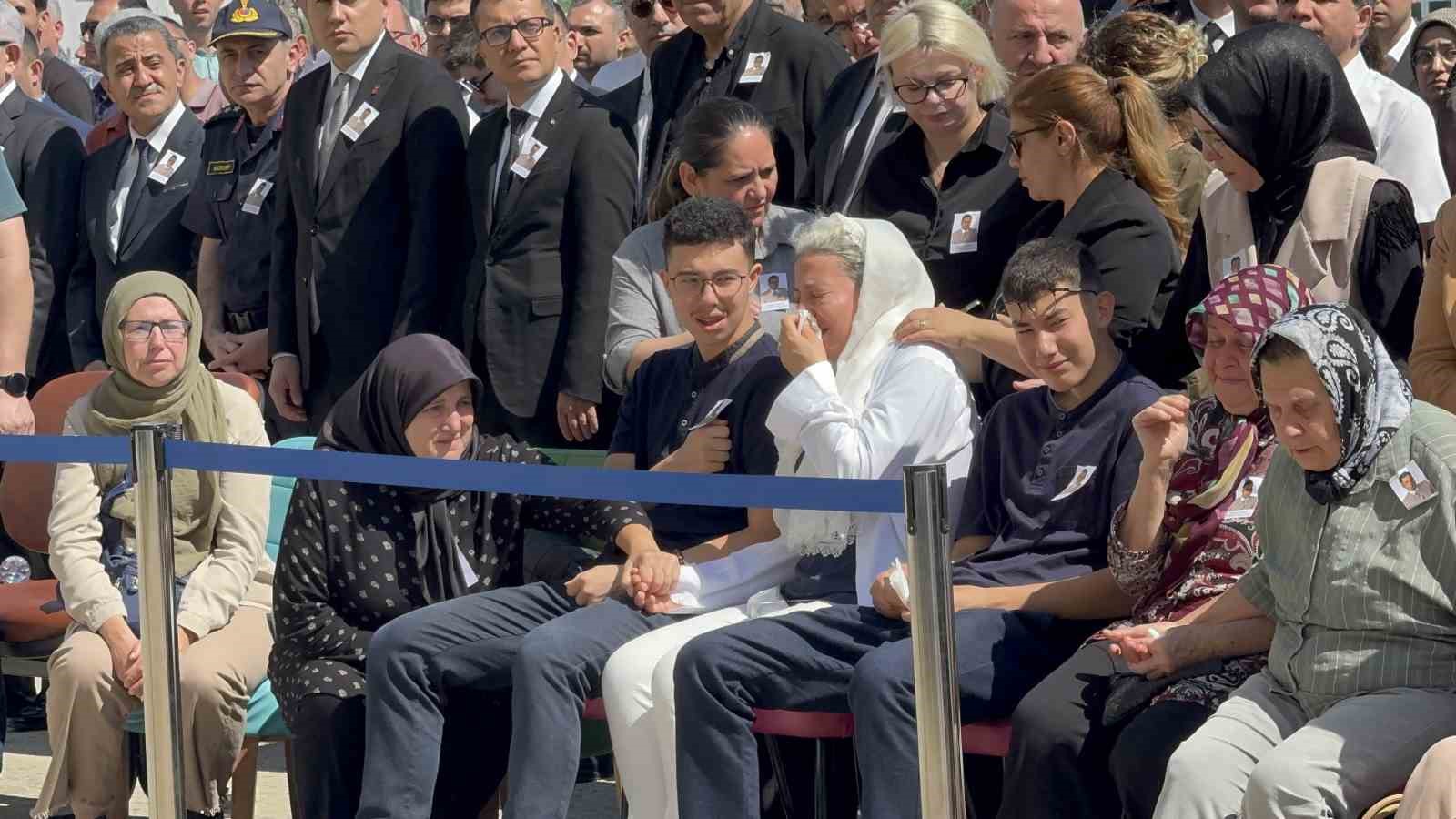 durusma sirasinda hayatini kaybeden savci icin duygusal toren 8 zOjJ3nIl