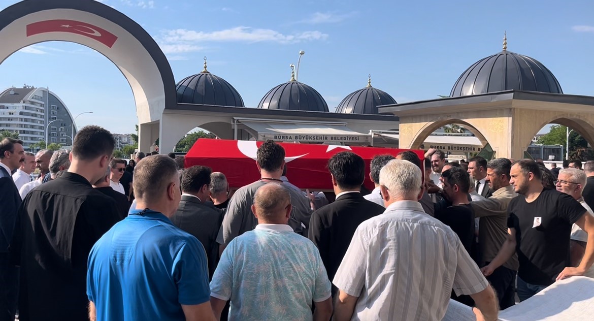 Duruşmada kalp krizi geçirerek hayatını kaybeden Cumhuriyet Savcısı son yolculuğuna uğurlandı 6 durusmada kalp krizi gecirerek hayatini kaybeden cumhuriyet savcisi son yolculuguna ugurlandi 2 JaqKjqKD