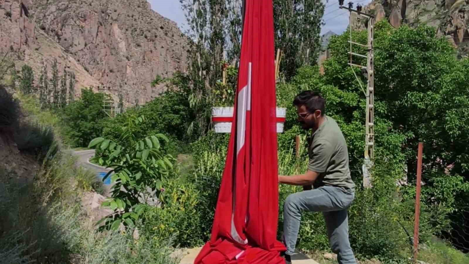 dusen bayragi onarip yeniden gondere cektiler 0 wsCpvyQ3