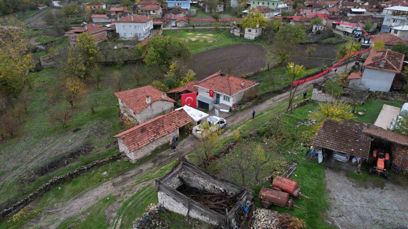 Düşen kargo uçağında kahreden tesadüf, çocukluk arkadaşıyla aynı gün şehit düştü 4 dusen kargo ucaginda kahreden tesaduf cocukluk arkadasiyla ayni gun sehit dustu 0 QWimhtwp