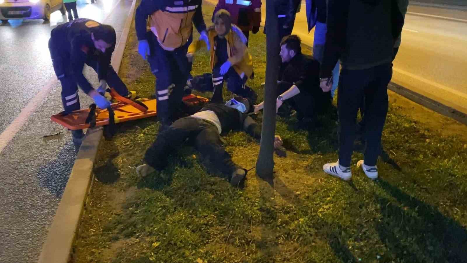 dusurdugu telefonu alirken otomobil carpti o anlar kamerada 0 gWJn2R2f