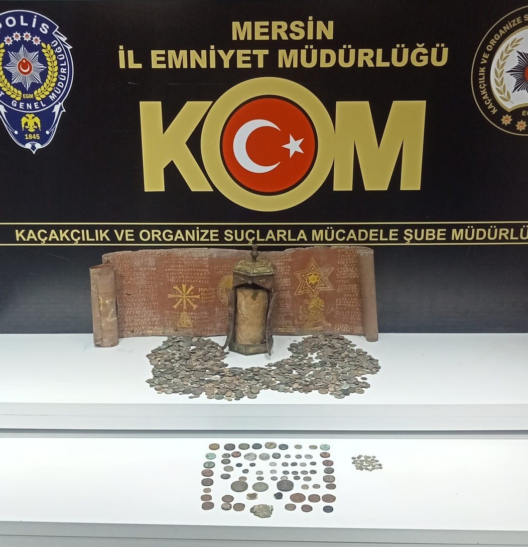 duvar saatlerinden 48 kilodan fazla uyusturucu cikti 4 tutuklama 0 HpcPQYAA