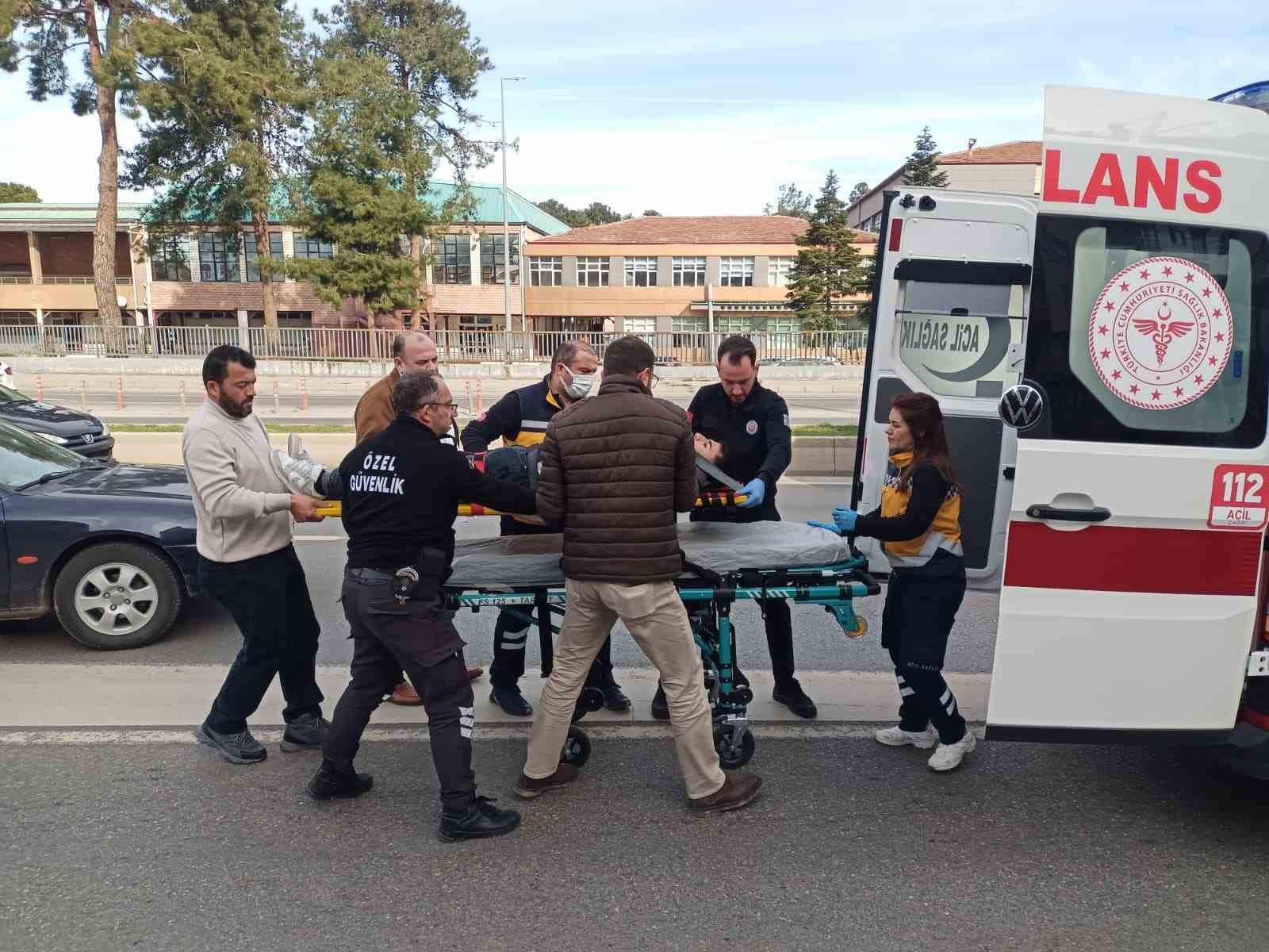 Duvara çarpan motokurye yaralandı 4 duvara carpan motokurye yaralandi 0 ILVytnaD
