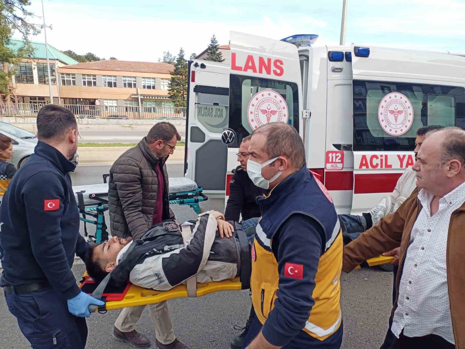 Duvara çarpan motokurye yaralandı 8 duvara carpan motokurye yaralandi 4 G2EUcX6Y