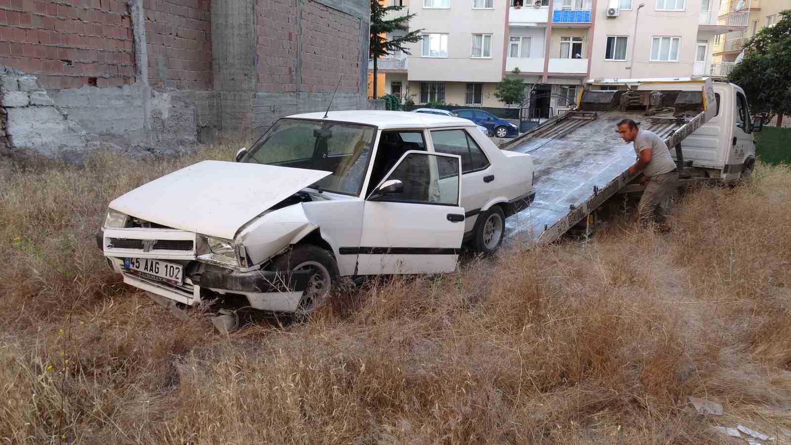 Duvara çarpan otomobilin sürücüsü kayıplara karıştı 6 duvara carpan otomobilin surucusu kayiplara karisti 2 uCskgm3u