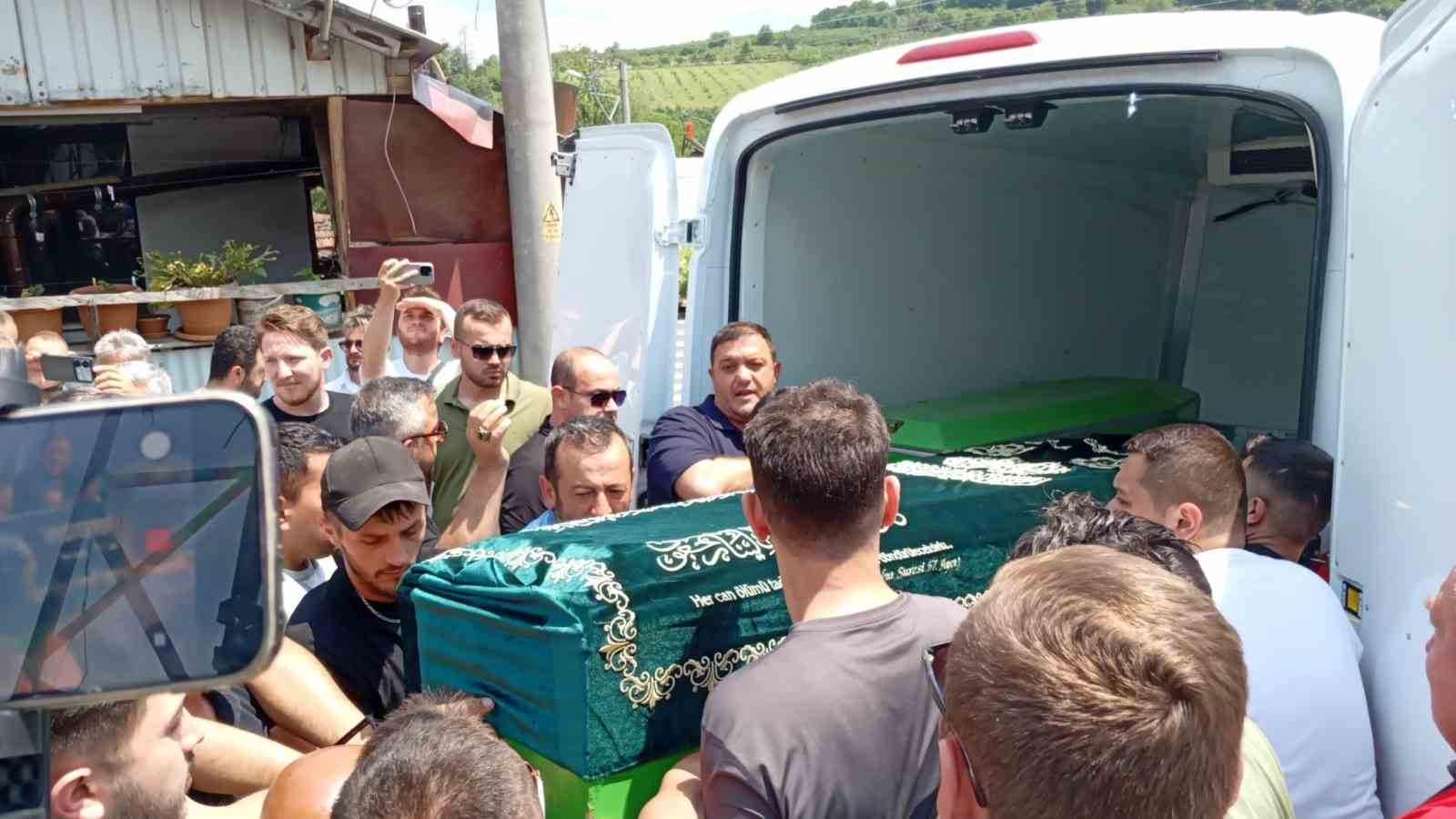 duzce belediye baskani ozlunun soforu son yolculuguna ugurlandi 3 KUBKEaQS