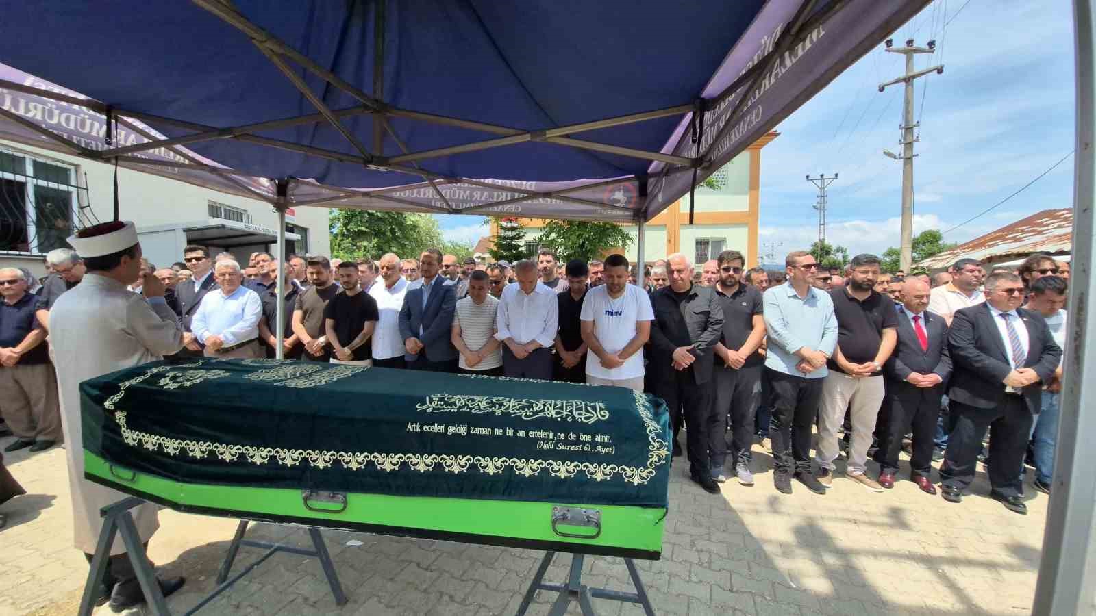 duzce belediye baskani ozlunun soforu son yolculuguna ugurlandi 4 7MgIpzh1