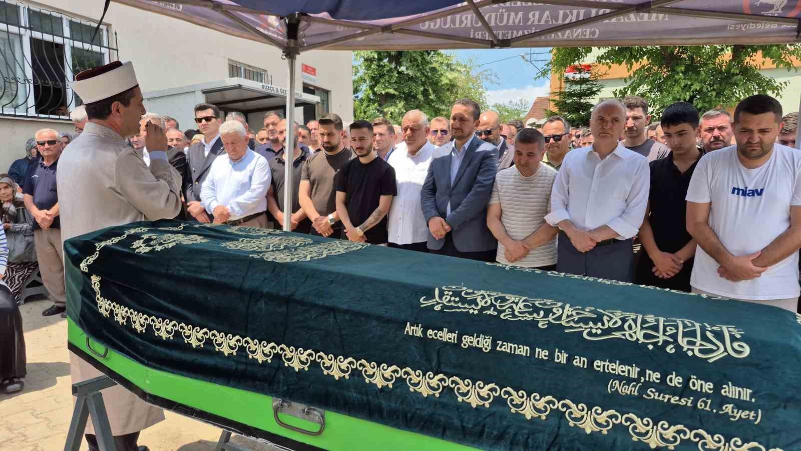 duzce belediye baskani ozlunun soforu son yolculuguna ugurlandi 5 O4KHMvkc