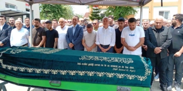 duzce-belediye-baskani-ozlunun-soforu-son-yolculuguna-ugurlandi-jcU6BPwu.jpg