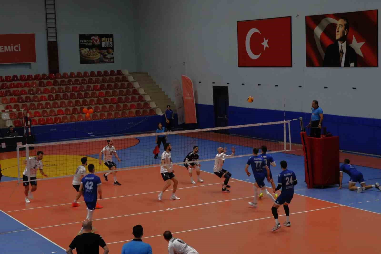 Düzce Belediyesi Spor Akademisi evinde Niksar Belediyespor’u 3-1 ile geçti 4 duzce belediyesi spor akademisi evinde niksar belediyesporu 3 1 ile gecti 0 CaghMskm