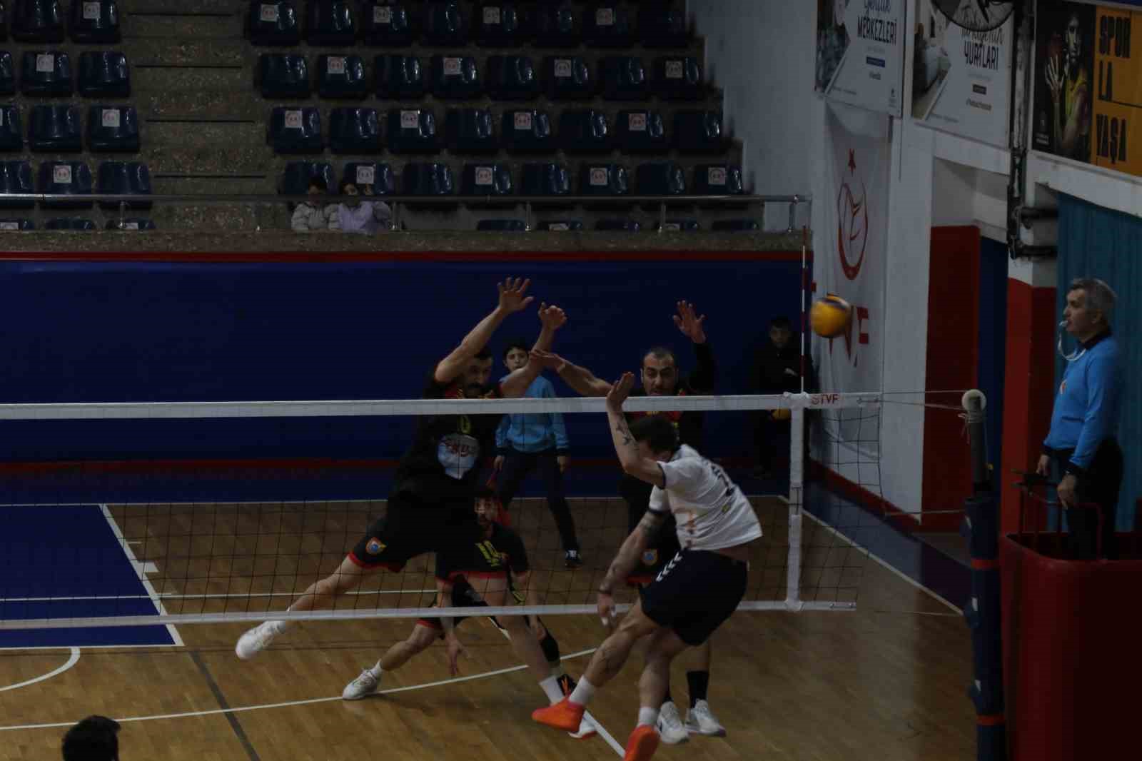 Düzce Belediyesi Spor Akademisi evinde Niksar Belediyespor’u 3-1 ile geçti 7 duzce belediyesi spor akademisi evinde niksar belediyesporu 3 1 ile gecti 3 KztgJQUj