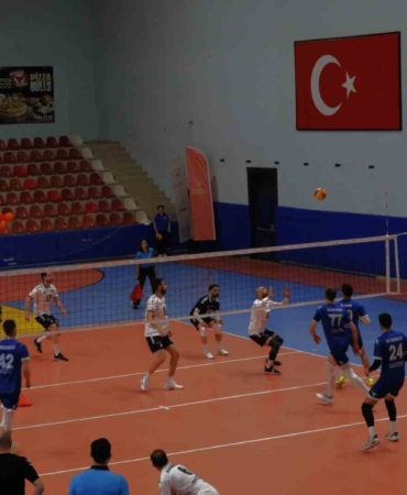 duzce-belediyesi-spor-akademisi-evinde-niksar-belediyesporu-3-1-ile-gecti-zRckSDEd.jpg