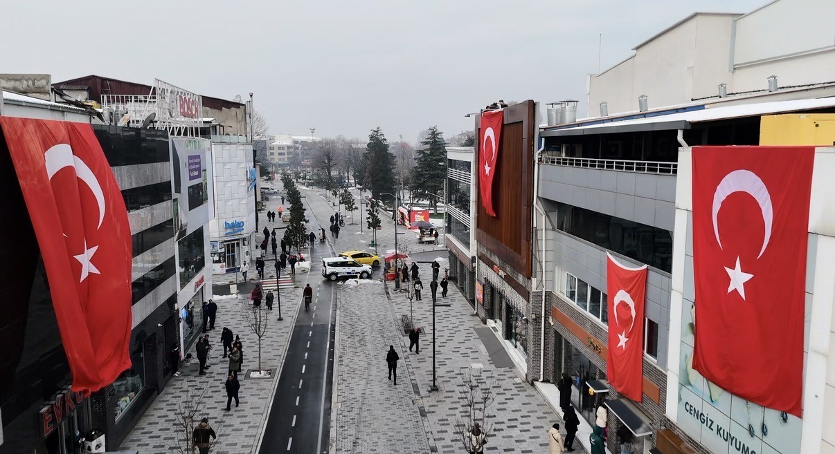 duzce birlik oldu sokaklar turk bayraklari ile donatildi 0 WBiqdZ2v