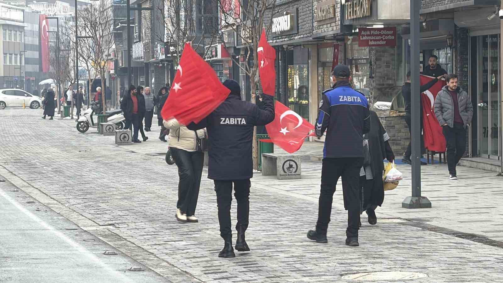 duzce birlik oldu sokaklar turk bayraklari ile donatildi 5