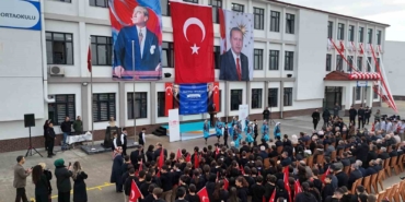 duzce-egitim-ogretimde-otobana-cikacak-zFLm5DiD.jpg