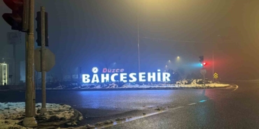 duzce-sis-altinda-kaldi-gorus-mesafesi-10-metreye-dustu-PjzWja5Y.jpg