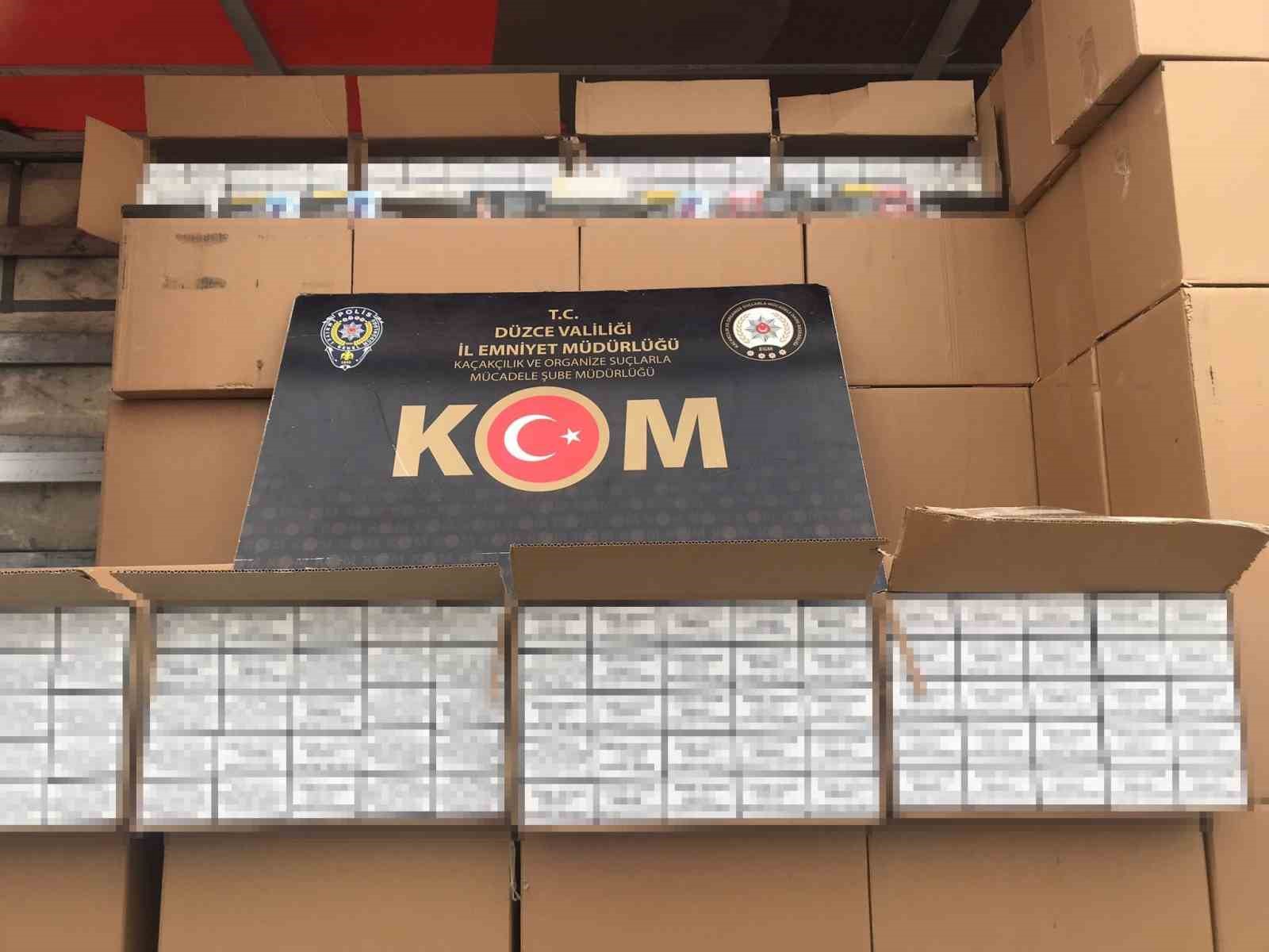 Düzce’de 1 milyon 288 bin 920 adet makaron ele geçirildi 4 duzcede 1 milyon 288 bin 920 adet makaron ele gecirildi 0 Lvu8HOI2