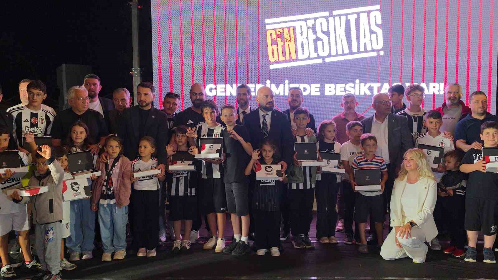 Düzce’de 100 çocuk GenBeşiktaş ailesine katıldı 7 duzcede 100 cocuk genbesiktas ailesine katildi 3 Jm9AUSJR