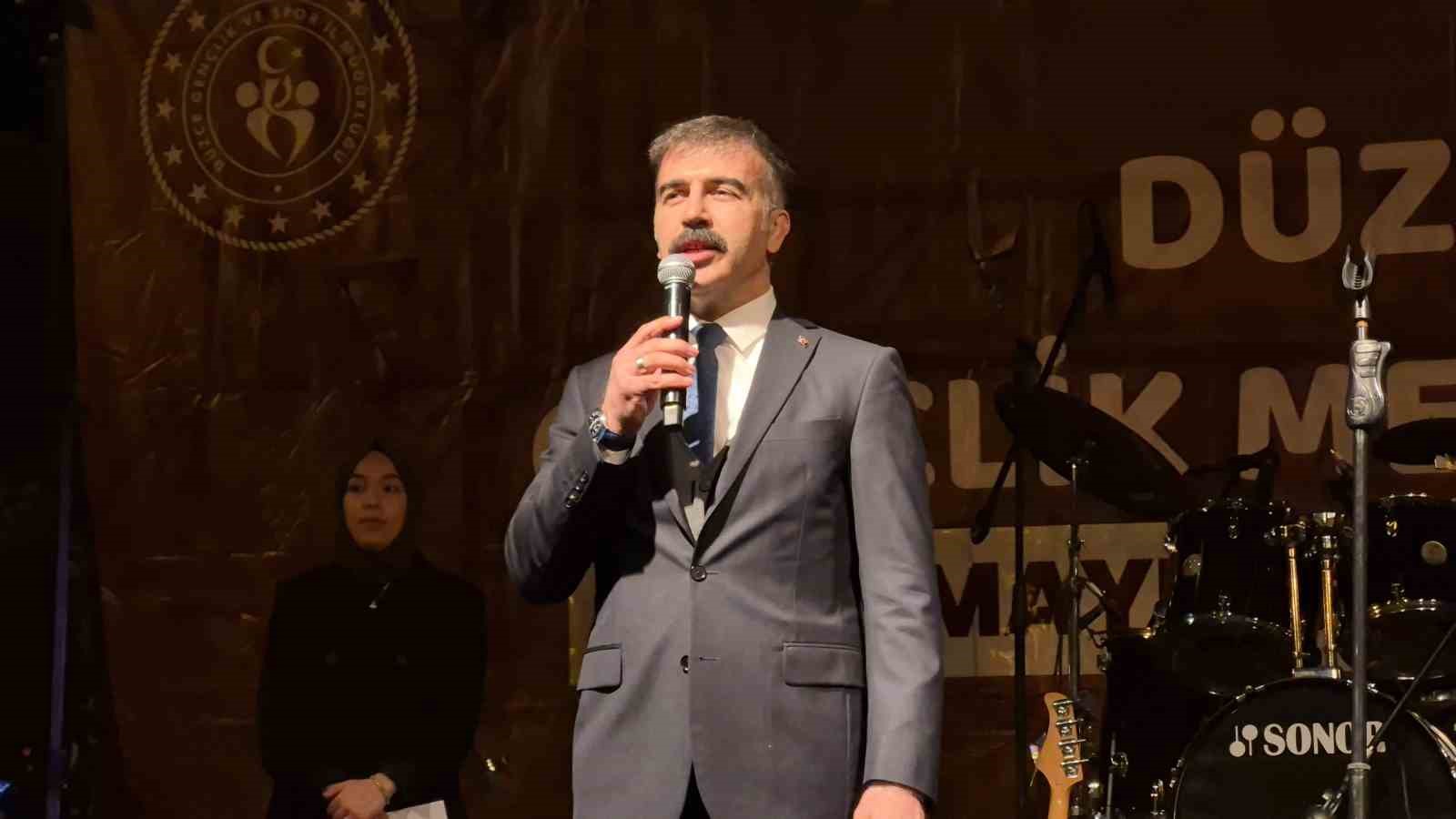 duzcede 19 mayis coskusu fener alayi ile basladi 7 64sJyTnO