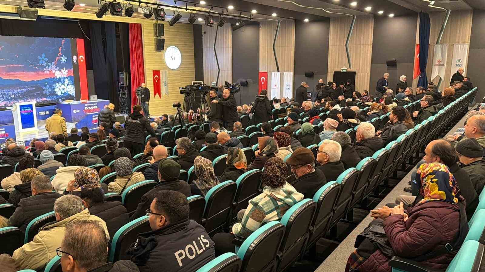 duzcede 2 bin 470 konutun hak sahipleri kurayla belirlendi 8 nBRhELAk