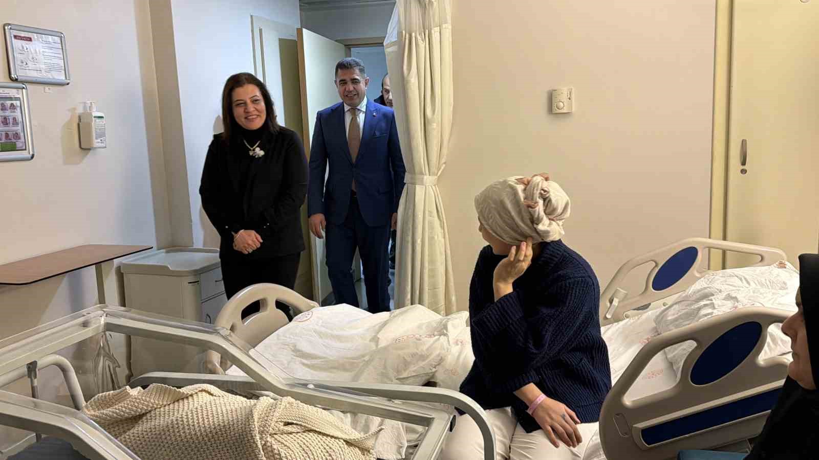 duzcede 2025 yilinin son bebegi ve yeni yilin ilk bebegi aileleri heyecanlandirdi 1