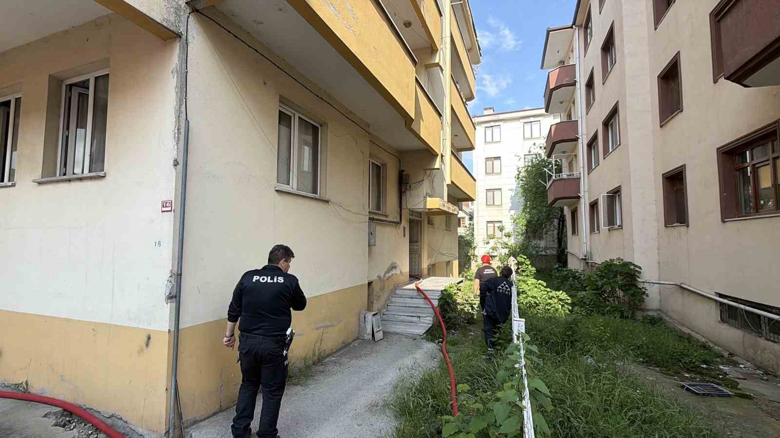 duzcede 3 katli binada yangin panigi 5 JHsEOAmK