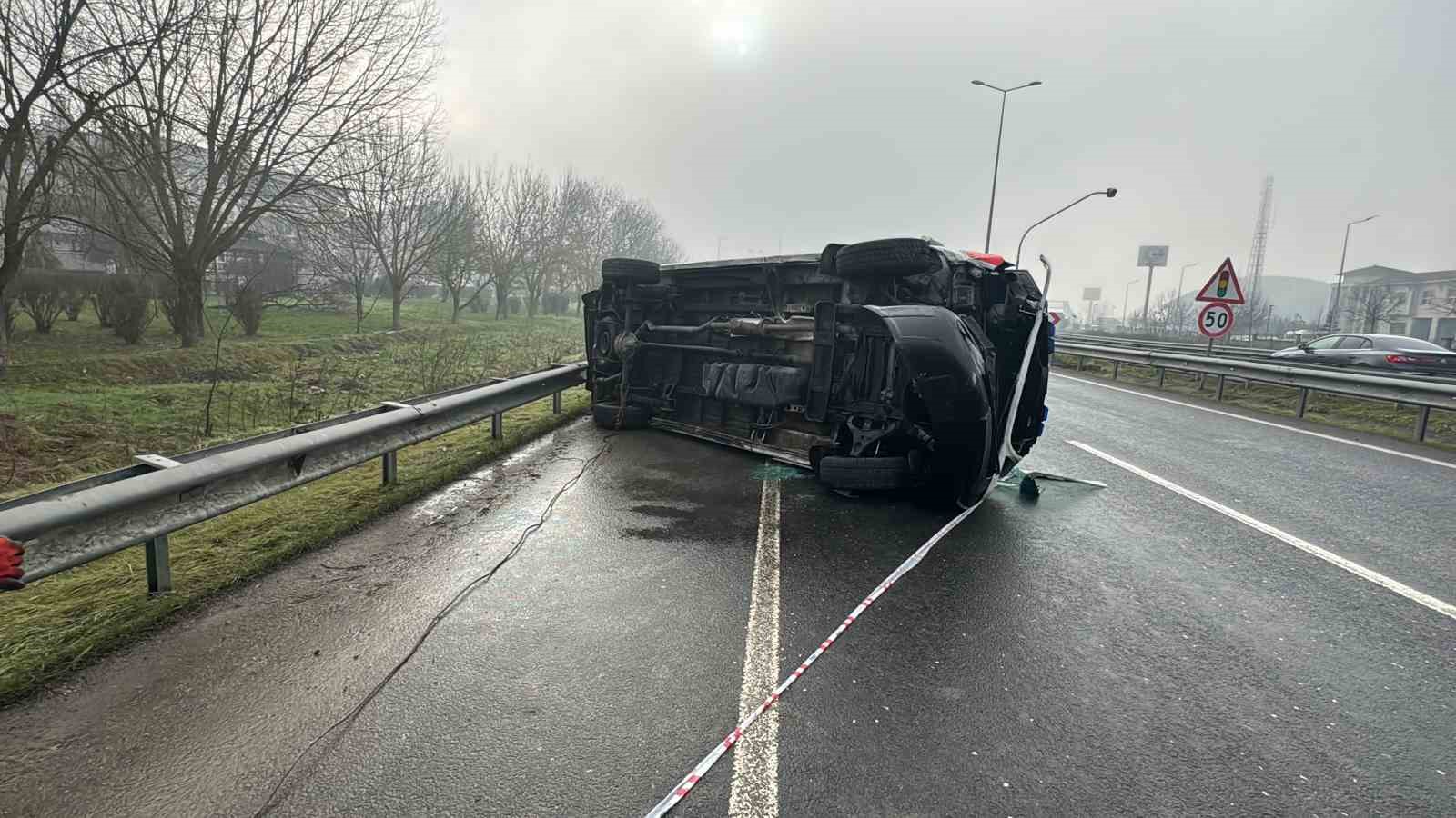 duzcede ambulans devrildi 2 yarali 1 mJy2pLAa