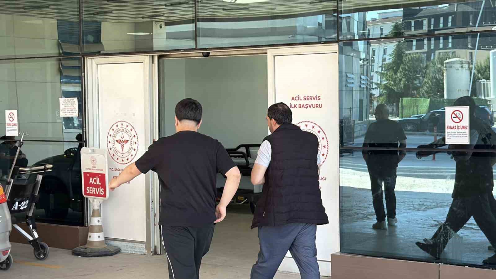 duzcede bayramin ilk gunu 154 acemi kasap hastanelere kostu 1 V5YAFjJ2