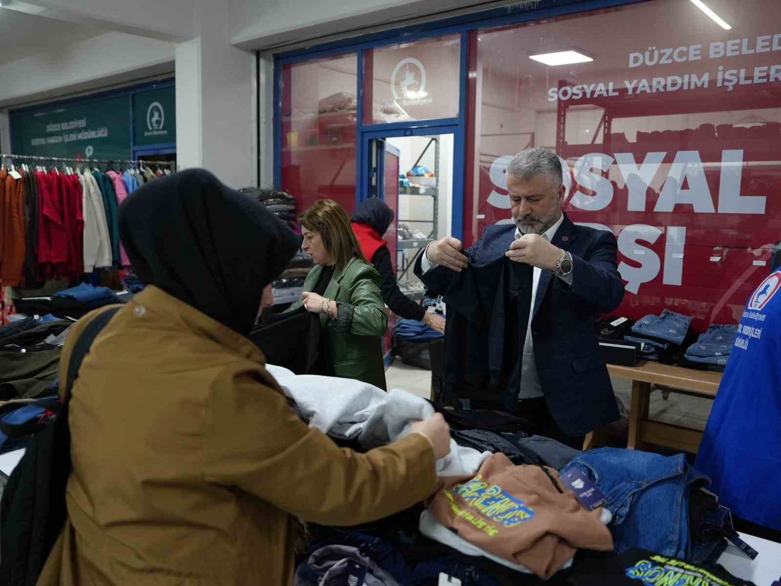 duzcede bin 800 cocugun bu bayramda yuzu gulecek 3 z6bs1fNi