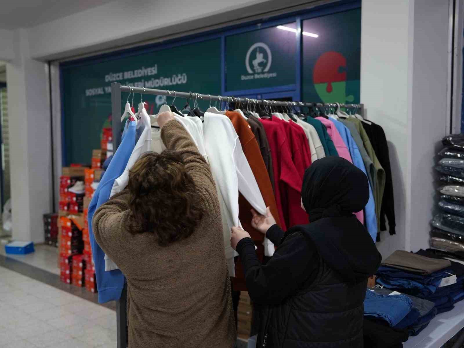 duzcede bin 800 cocugun bu bayramda yuzu gulecek 4 IS58Zhz2