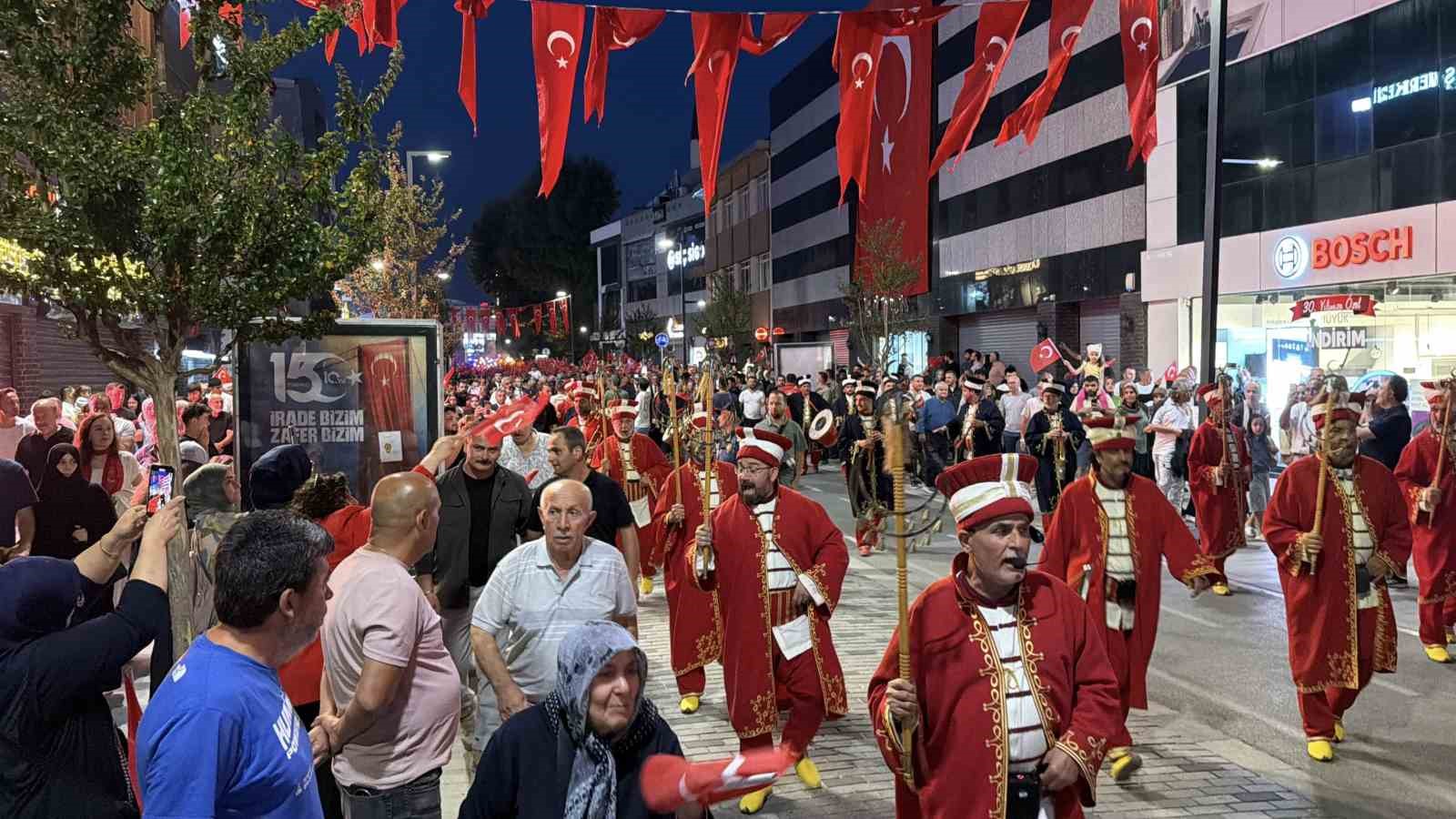 duzcede binler 15 temmuzun 10 yilinda meydanlari doldurdu 1 XYQ9wcVr