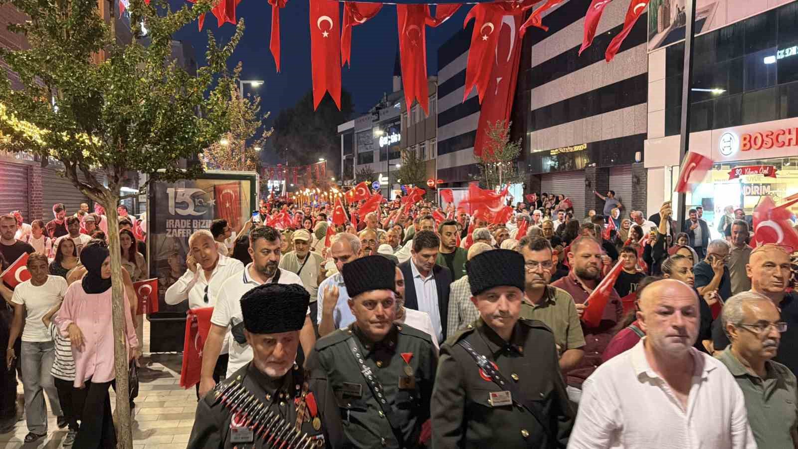 duzcede binler 15 temmuzun 10 yilinda meydanlari doldurdu 2 6aqJAb64