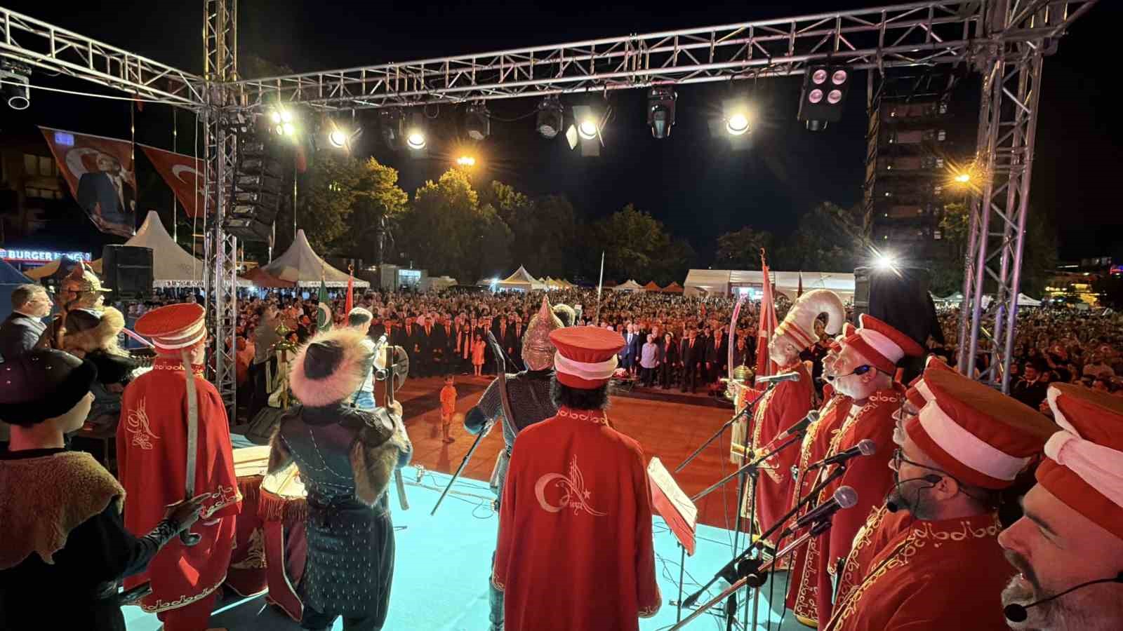 duzcede binler 15 temmuzun 10 yilinda meydanlari doldurdu 6 gYESAYwL