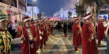 duzcede-binler-15-temmuzun-10-yilinda-meydanlari-doldurdu-vlrREnyZ.jpg