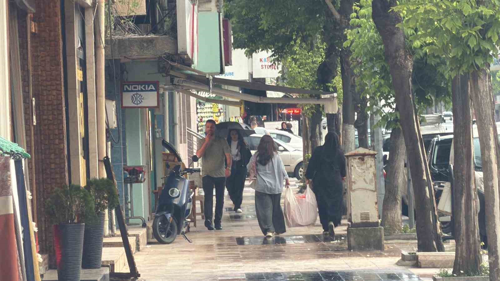 Düzce’de bunaltan sıcakların ardından yağan yağmur serinletti 5 duzcede bunaltan sicaklarin ardindan yagan yagmur serinletti 1 zzuPwGtj